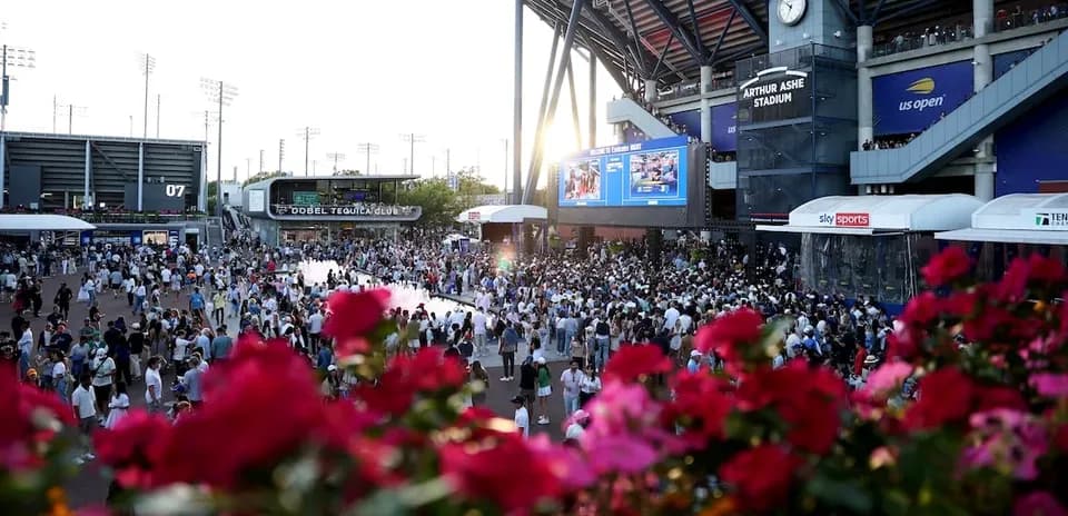 Multitud en el exterior del Arthur Ashe Stadium