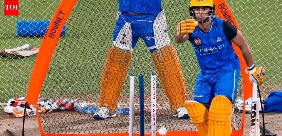 Jugador de cricket batiendo en sesión de práctica