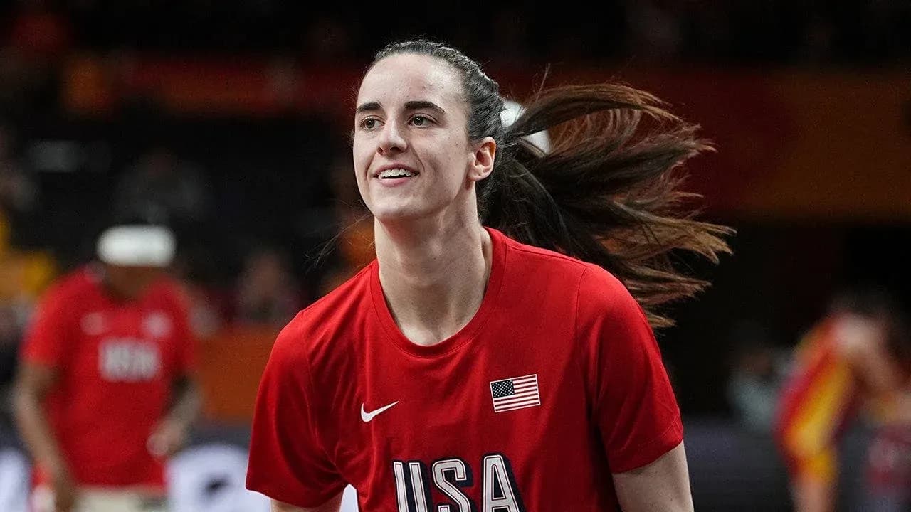Jugadora de baloncesto de Estados Unidos calentando