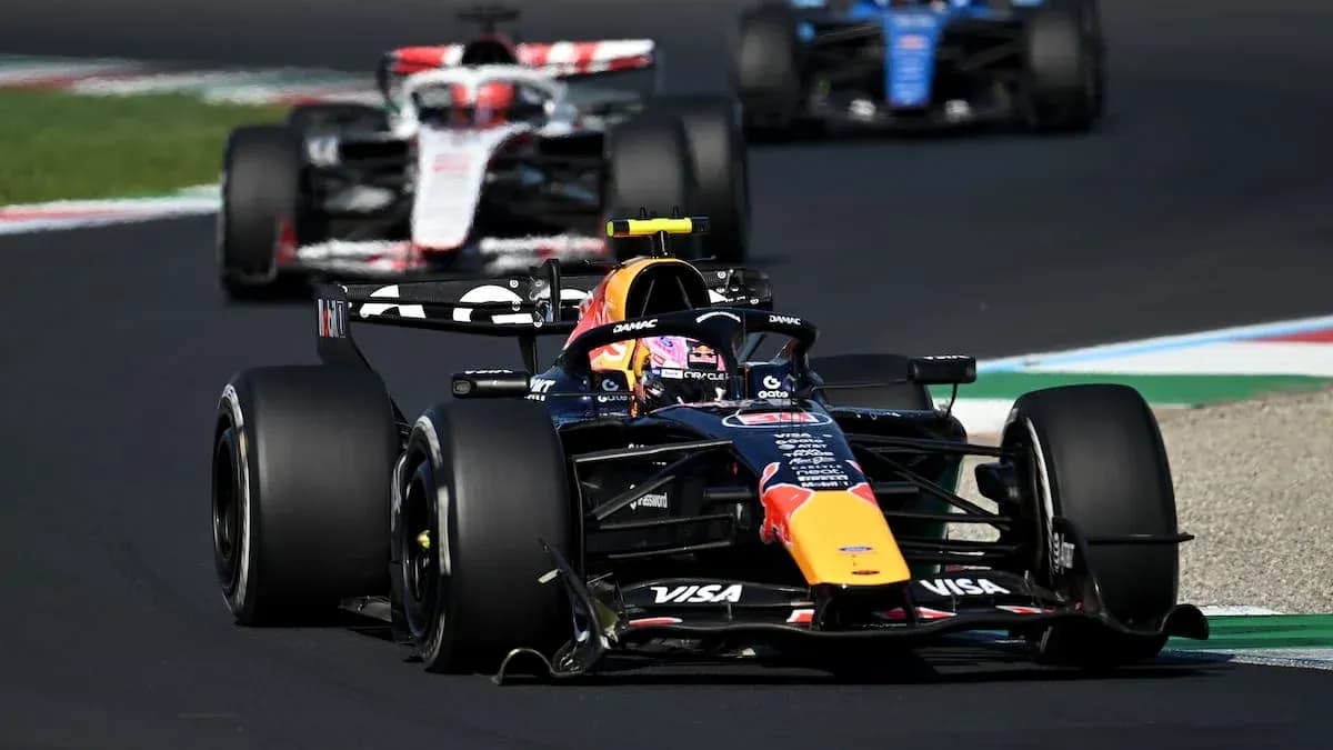 Coche de Fórmula 1 de Red Bull en la pista