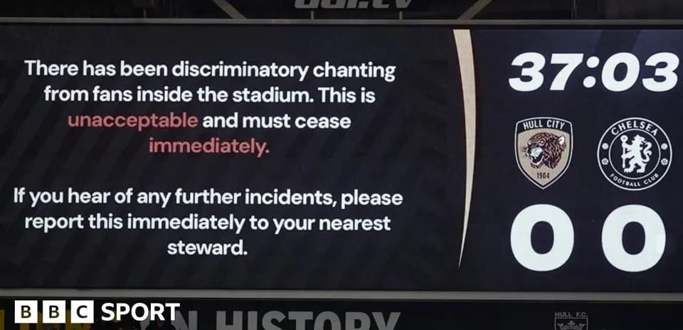 Pantalla mostrando advertencia sobre comportamiento discriminatorio