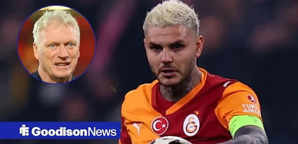 Jugador de Galatasaray con balón en el campo