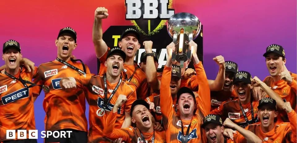 Equipo levantando el trofeo de BBL campeón
