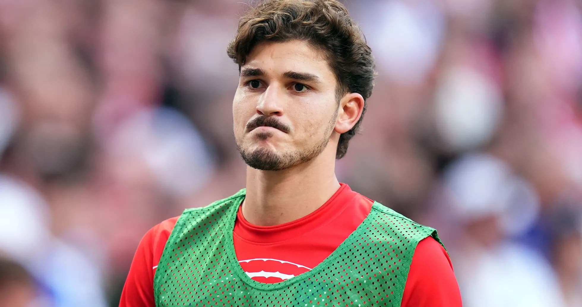 Jugador en el banquillo durante el partido