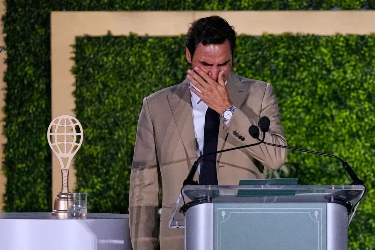 Roger Federer emocionado en ceremonia de despedida