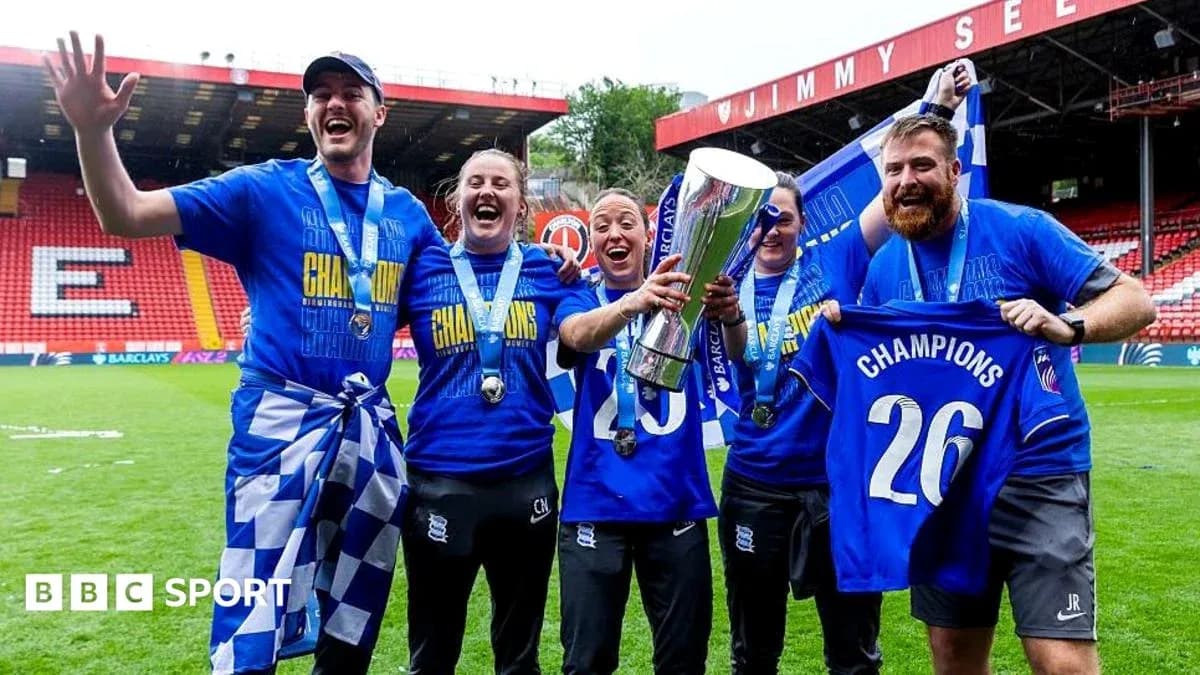 Jugadores de Birmingham City celebrando el campeonato