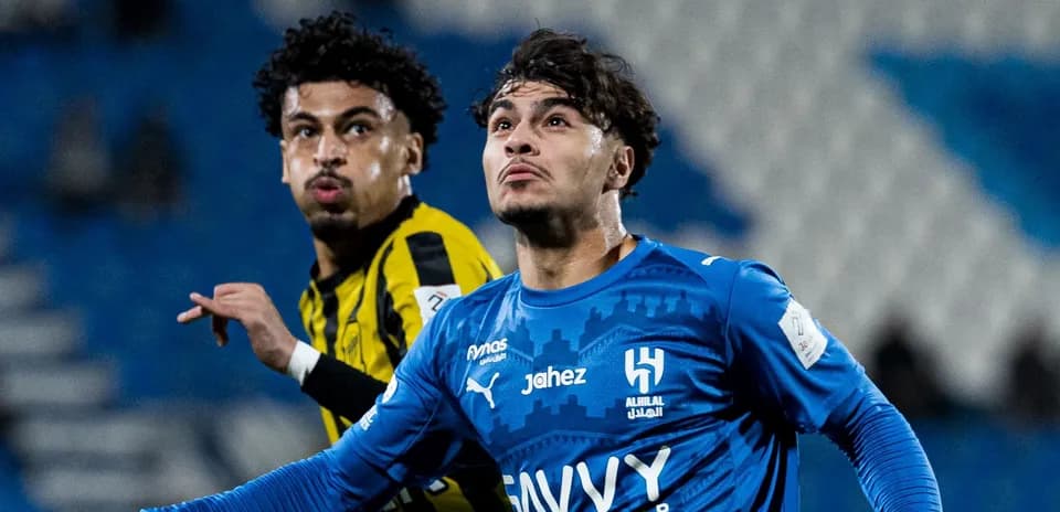 Jugadores de Al Hilal y Al Ittihad durante un partido