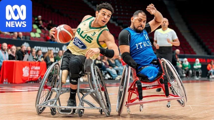 Jugadores de baloncesto en sillas de ruedas compitiendo