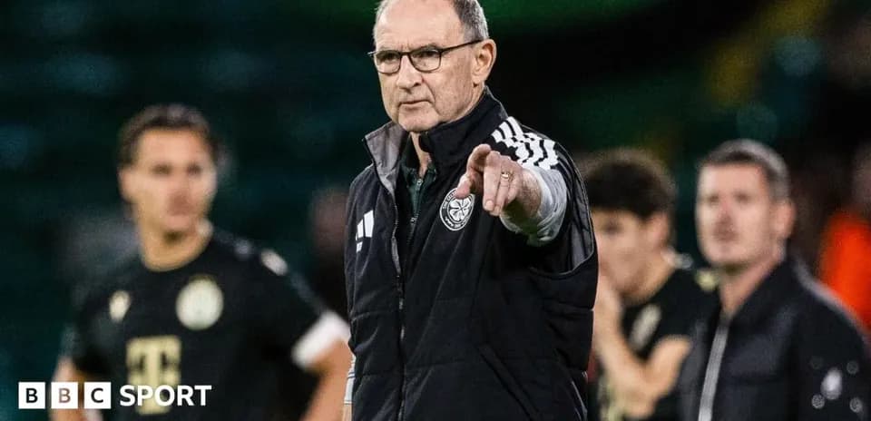 Entrenador señalando durante la sesión de entrenamiento