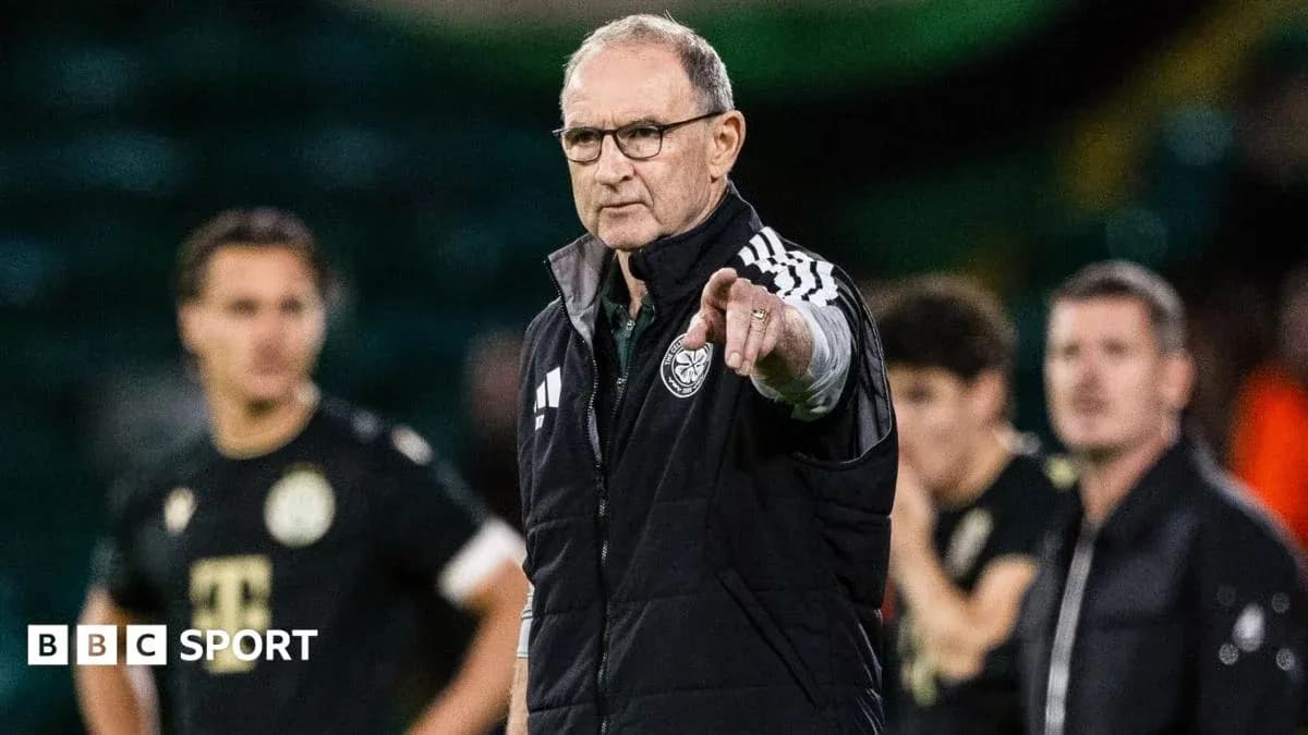 Entrenador señalando durante la sesión de entrenamiento