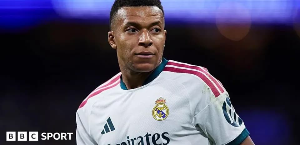 Jugador de Real Madrid en acción durante el partido