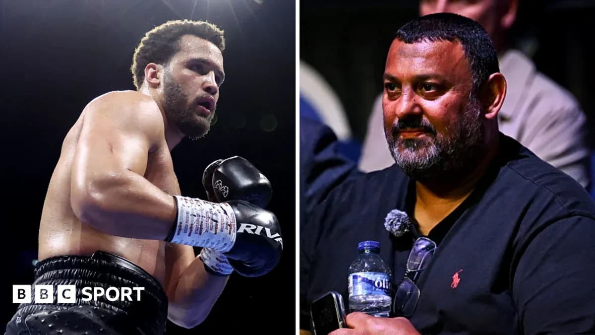 Boxeador en acción y espectador en evento