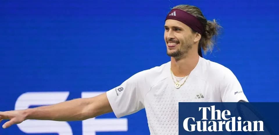 Jugador de tenis celebrando en la cancha