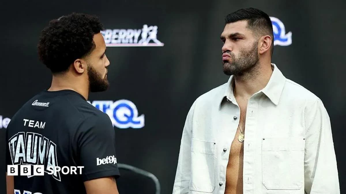 Dos boxeadores cara a cara en evento promocional