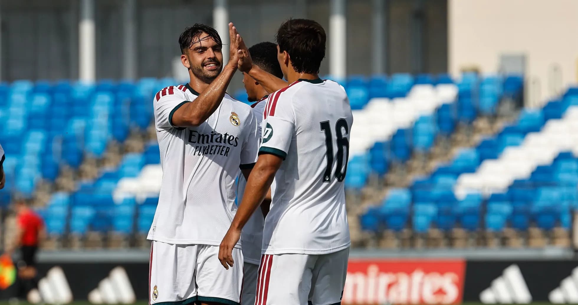 Jugadores de Real Madrid celebrando un gol