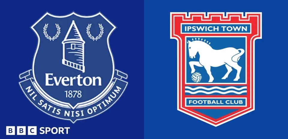 Logos de Everton e Ipswich Town sobre fondo azul