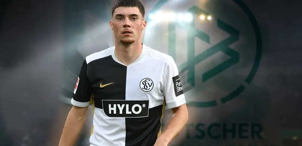 Jugador en camiseta del SV Wehen Wiesbaden en campo