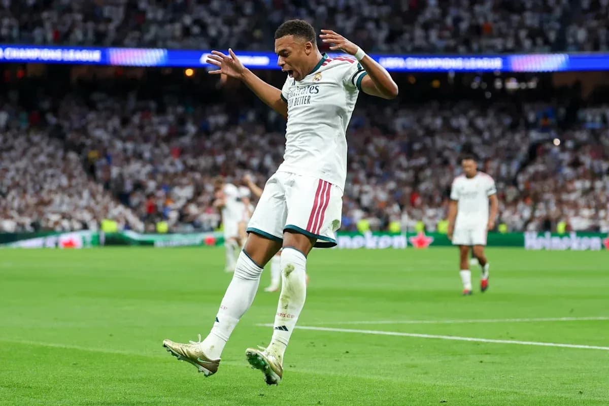 Jugador de Real Madrid celebrando un gol en el estadio