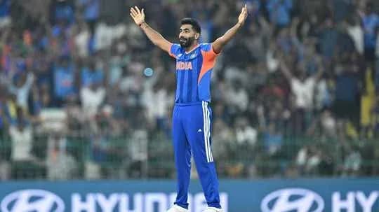 Jugador de cricket señalando hacia el público en el estadio