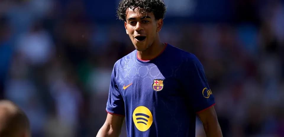 Jugador del Barcelona en acción durante un partido