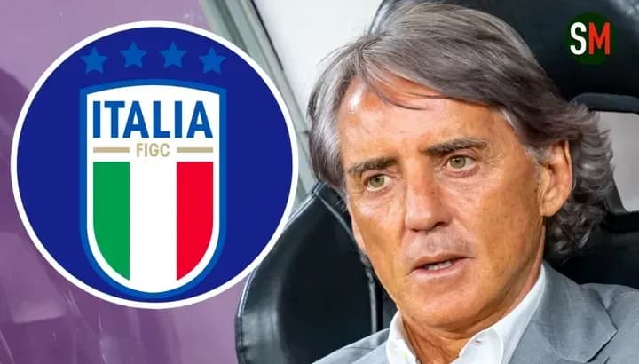 Entrenador Roberto Mancini con escudo de Italia