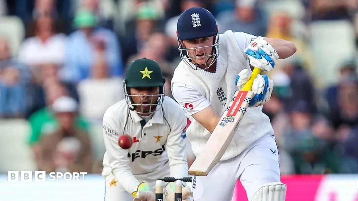 Jugador de Inglaterra golpeando la pelota en cricket