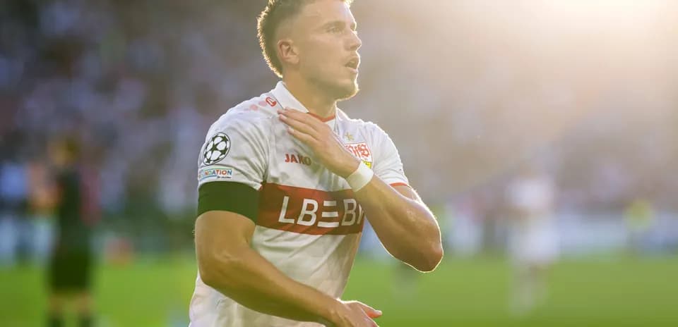 Jugador celebrando tras anotar un gol en partido