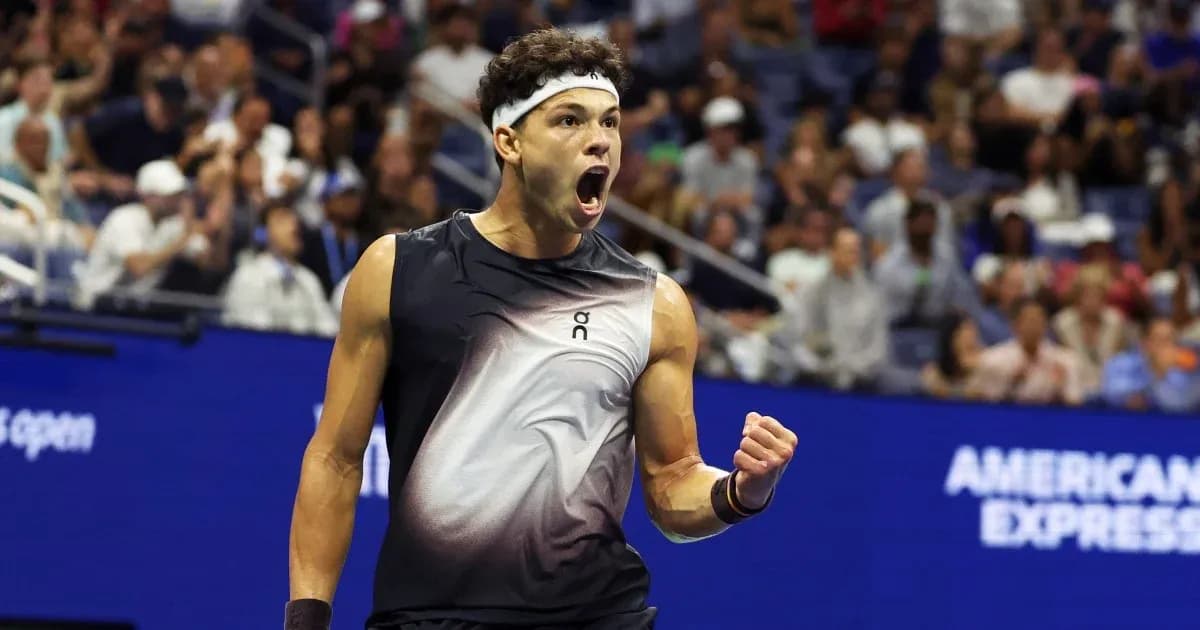Jugador de tenis celebrando un punto en el US Open