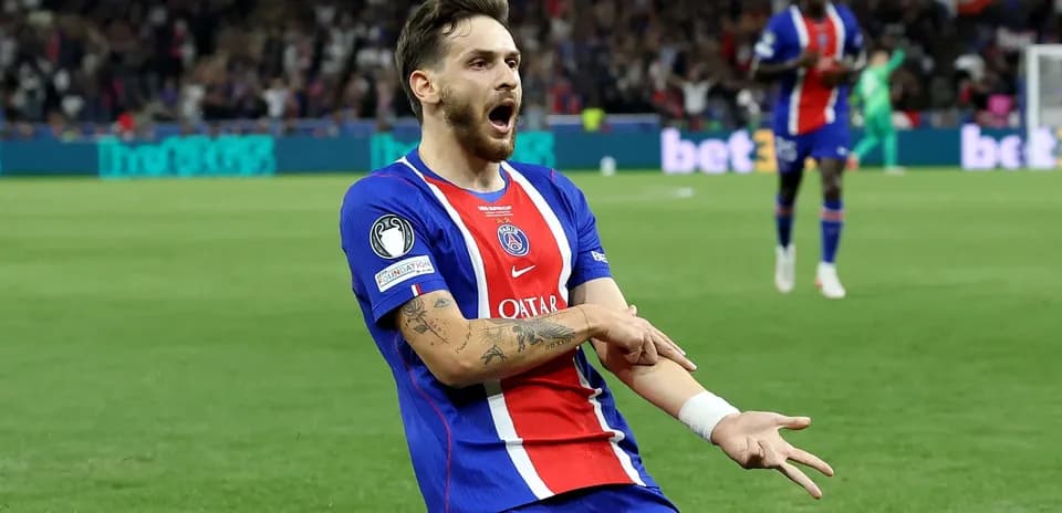 Jugador de PSG celebrando un gol en el partido