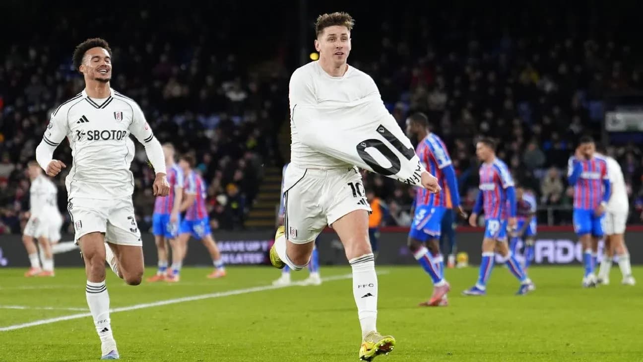 Jugador de Fulham celebrando un gol
