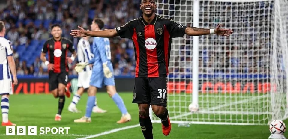 Jugador celebrando un gol en el partido