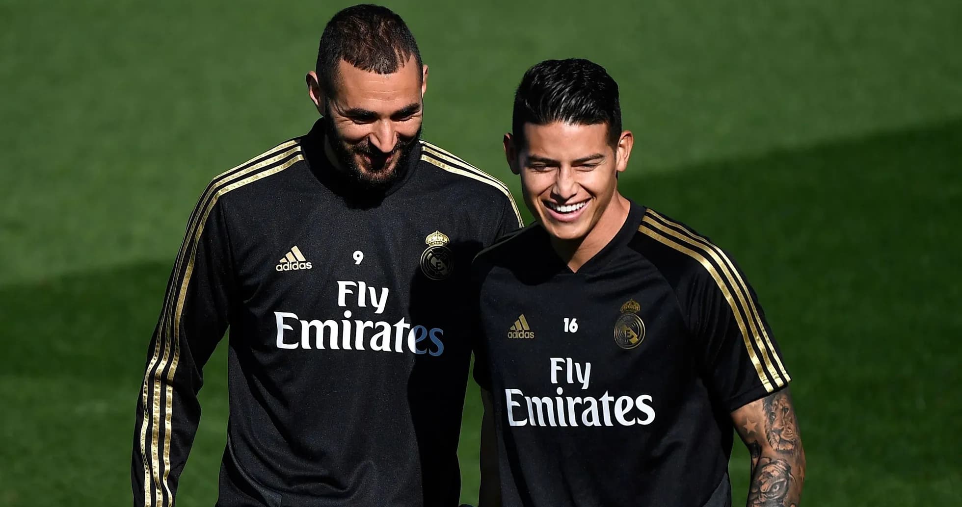 Jugadores de Real Madrid sonriendo en entrenamiento