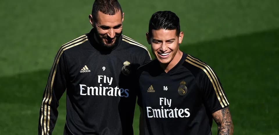 Jugadores de Real Madrid sonriendo en entrenamiento