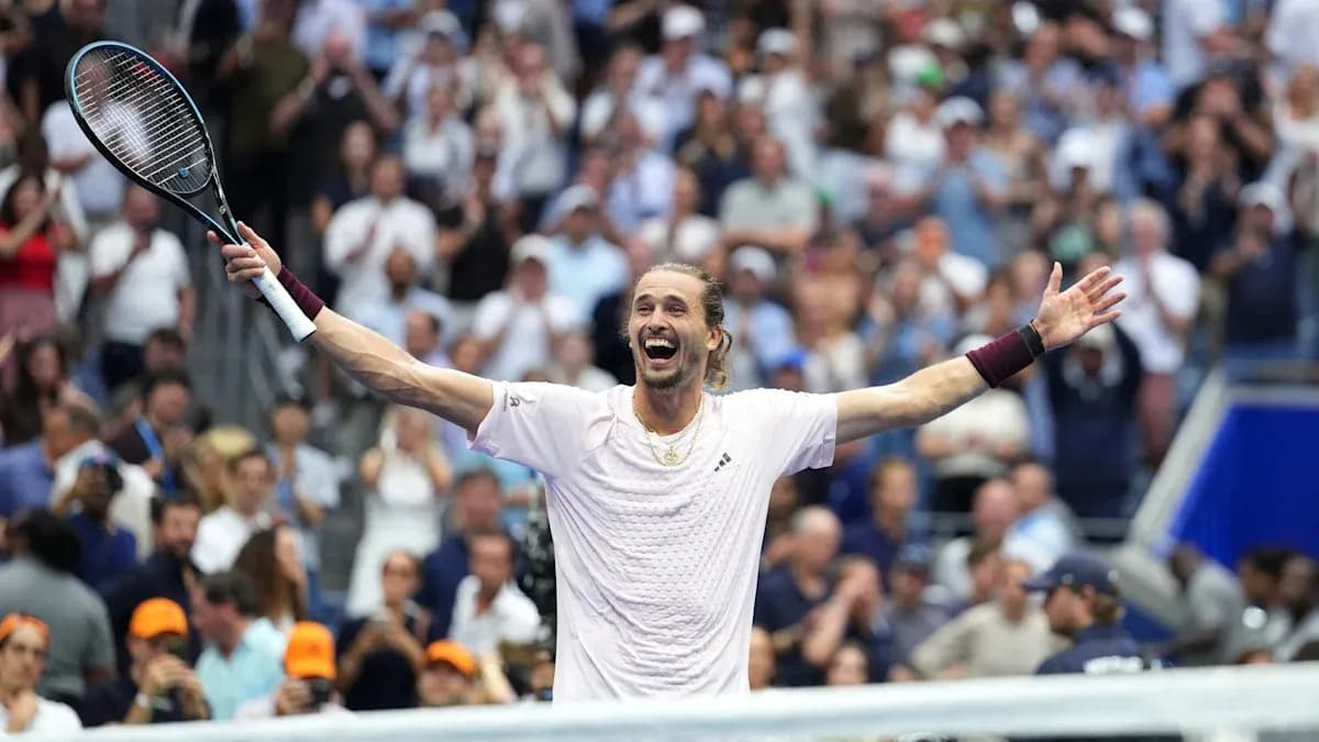 Jugador celebrando victoria en partido de tenis
