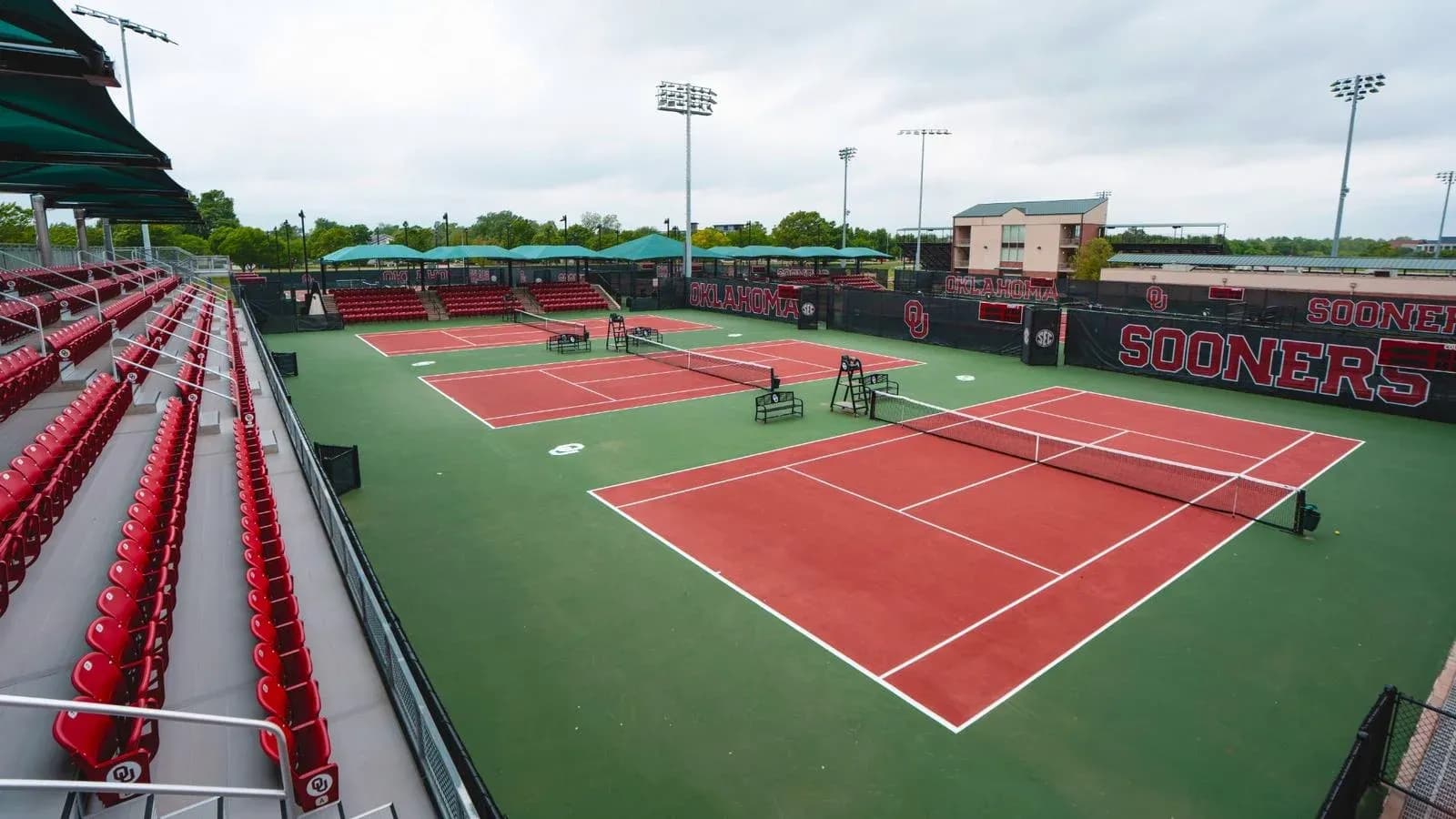 Cancha de tenis en el complejo de Oklahoma