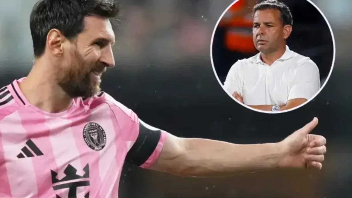 Lionel Messi gesturing during a match with coach in background Lionel Messi gesturing during a match with coach in background