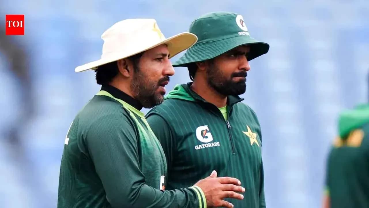 Jugadores de Pakistán conversando durante entrenamiento Jugadores de Pakistán conversando durante entrenamiento