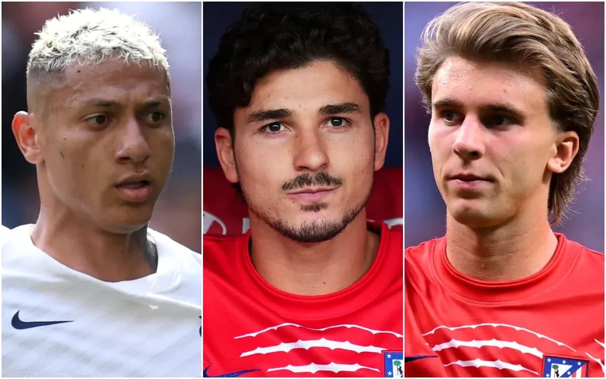 Tres jugadores de fútbol en diferentes retratos Tres jugadores de fútbol en diferentes retratos