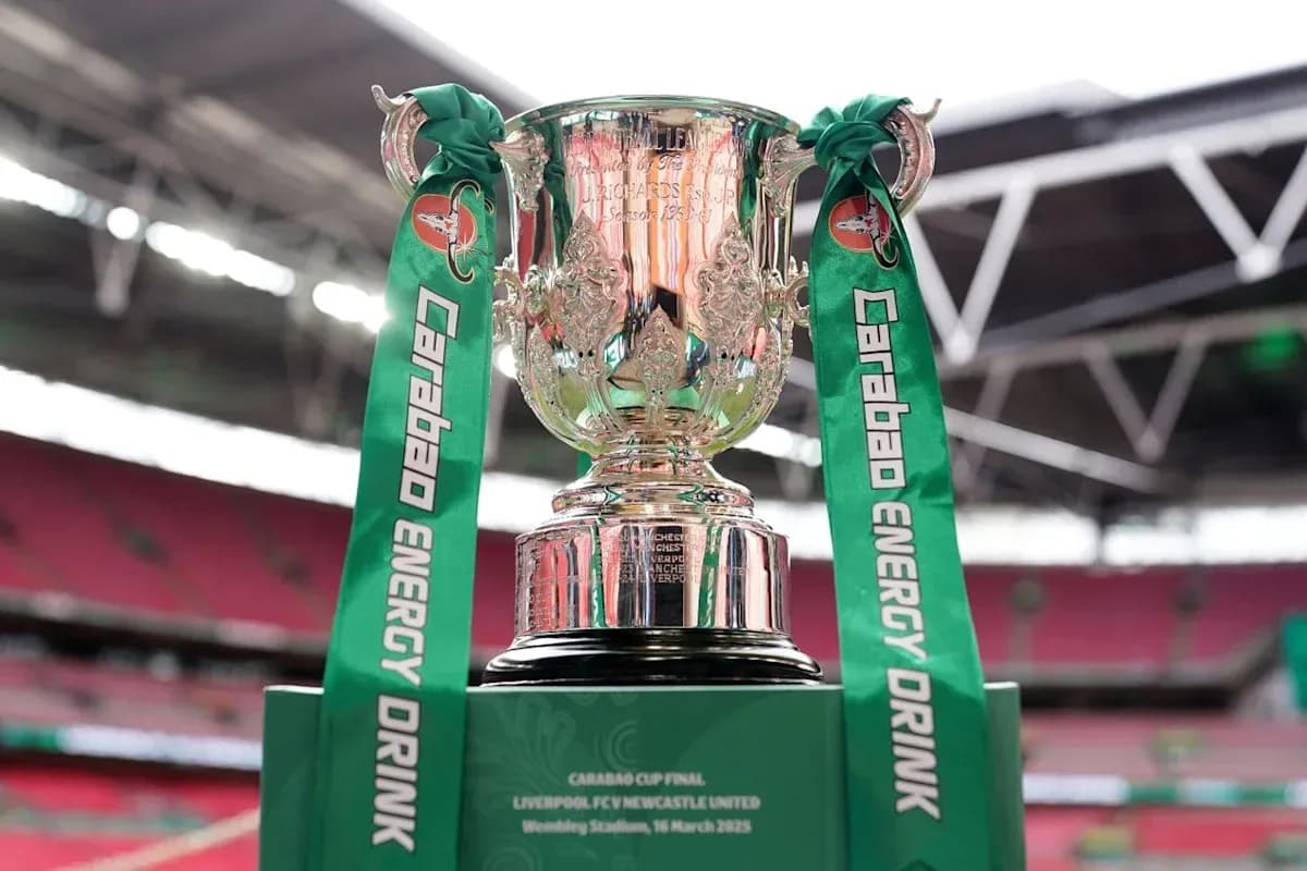 Trofeo de la Carabao Cup en el estadio Wembley Trofeo de la Carabao Cup en el estadio Wembley