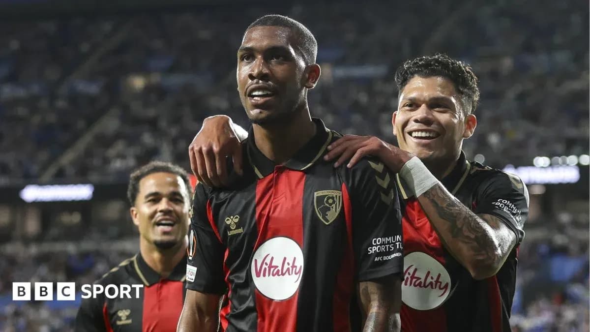 Jugadores de Bournemouth celebrando un gol en el partido Jugadores de Bournemouth celebrando un gol en el partido