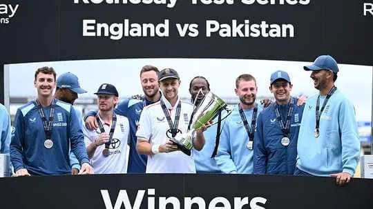 Equipo de Inglaterra celebrando victoria en serie Test Equipo de Inglaterra celebrando victoria en serie Test